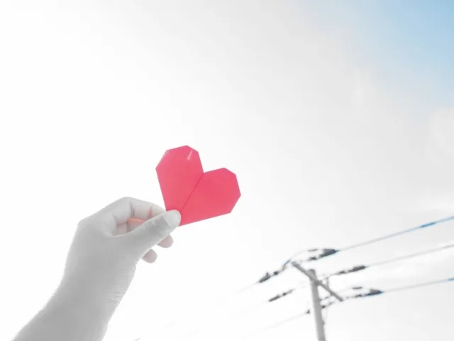 マッチングアプリ以外の出会いの場はある？学生・社会人別に紹介